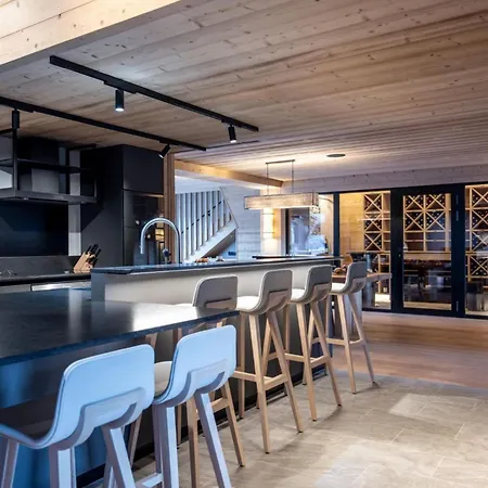 Mountain Escape: Chalet Hideaway Chalet *